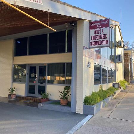 נאראנדרה Gateway Motor Inn מראה חיצוני תמונה