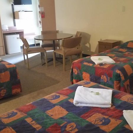 נאראנדרה Gateway Motor Inn חדר תמונה