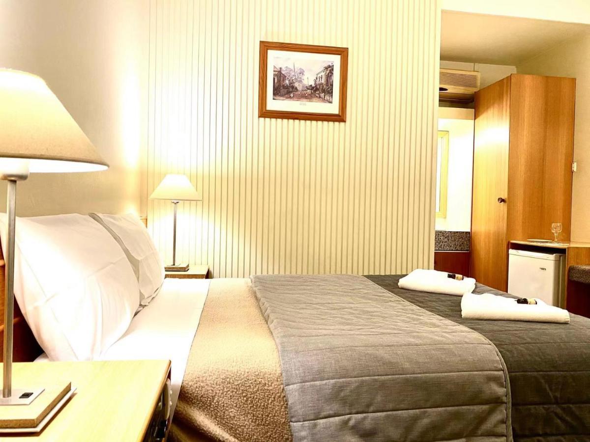 נאראנדרה Gateway Motor Inn מראה חיצוני תמונה