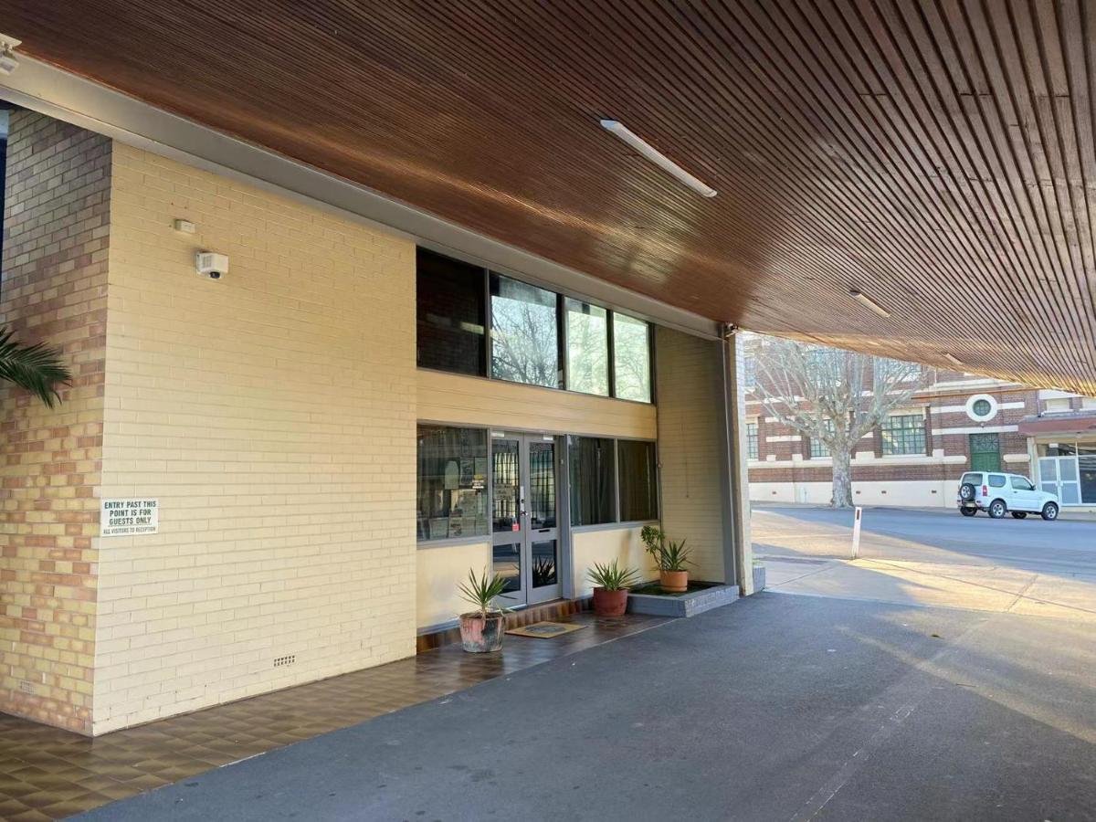 נאראנדרה Gateway Motor Inn מראה חיצוני תמונה