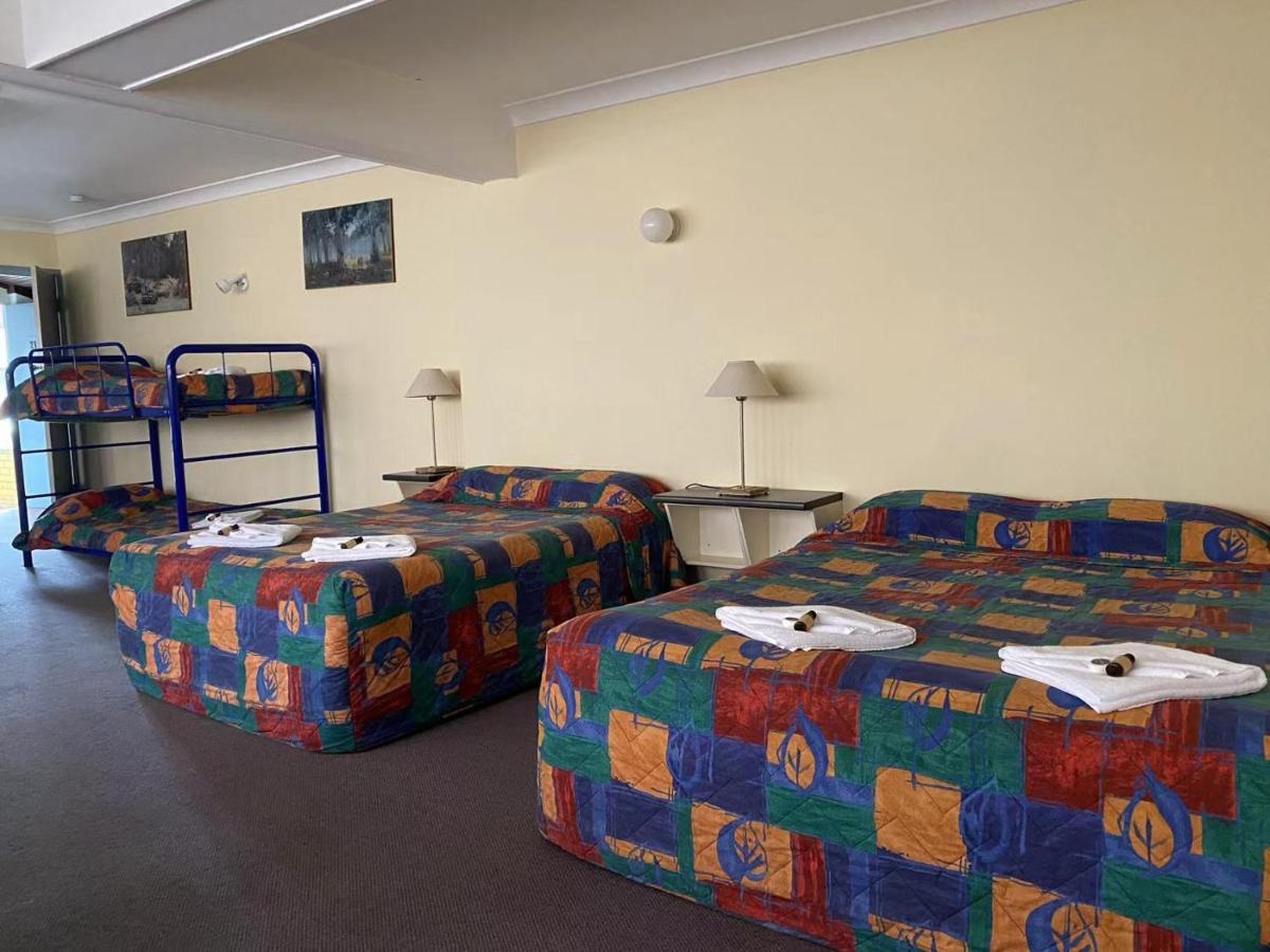 נאראנדרה Gateway Motor Inn מראה חיצוני תמונה