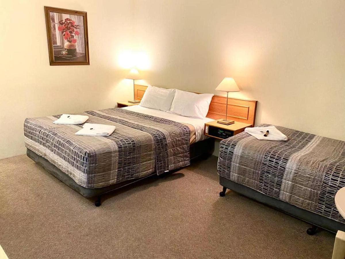 נאראנדרה Gateway Motor Inn מראה חיצוני תמונה
