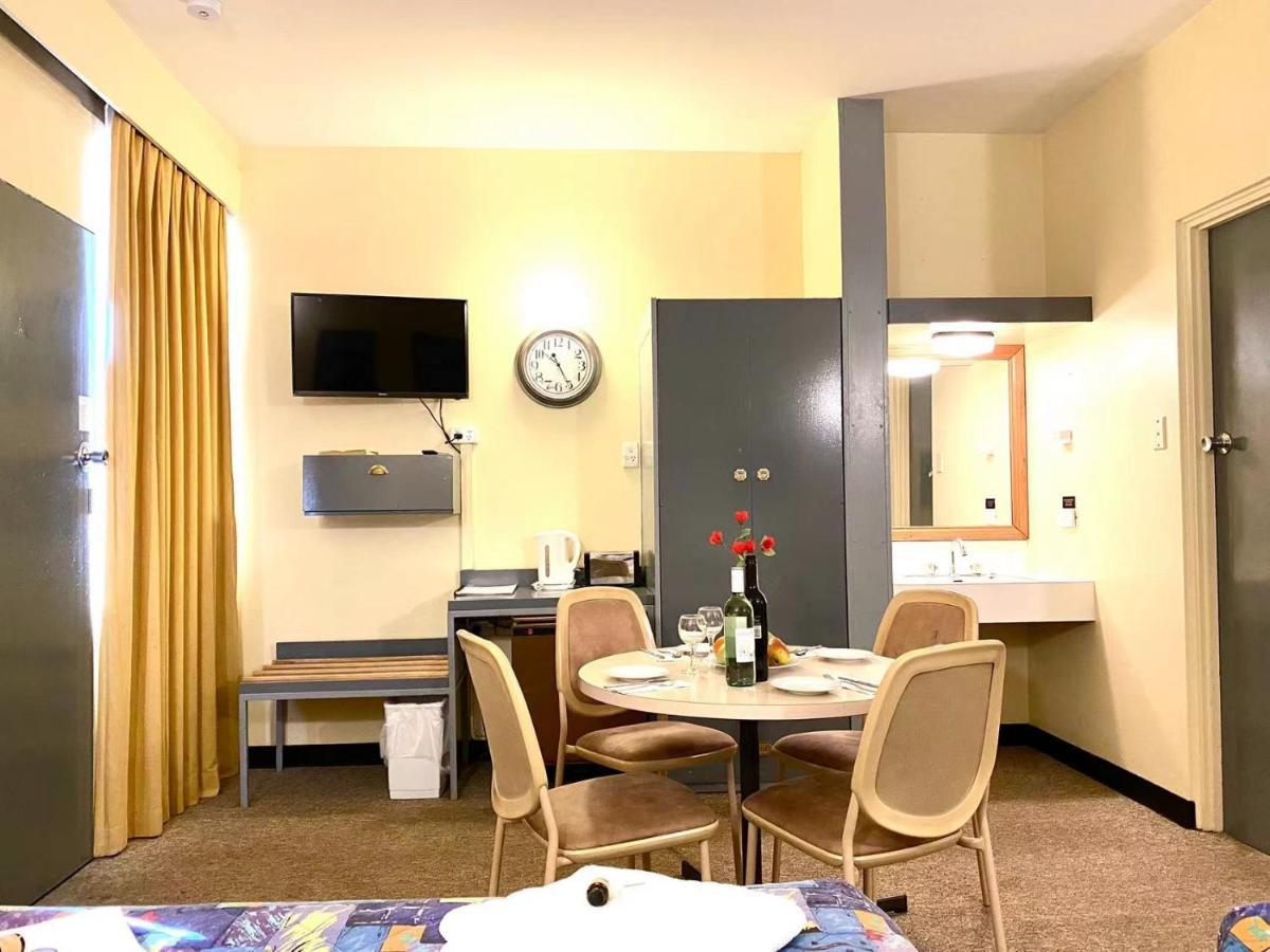 נאראנדרה Gateway Motor Inn מראה חיצוני תמונה