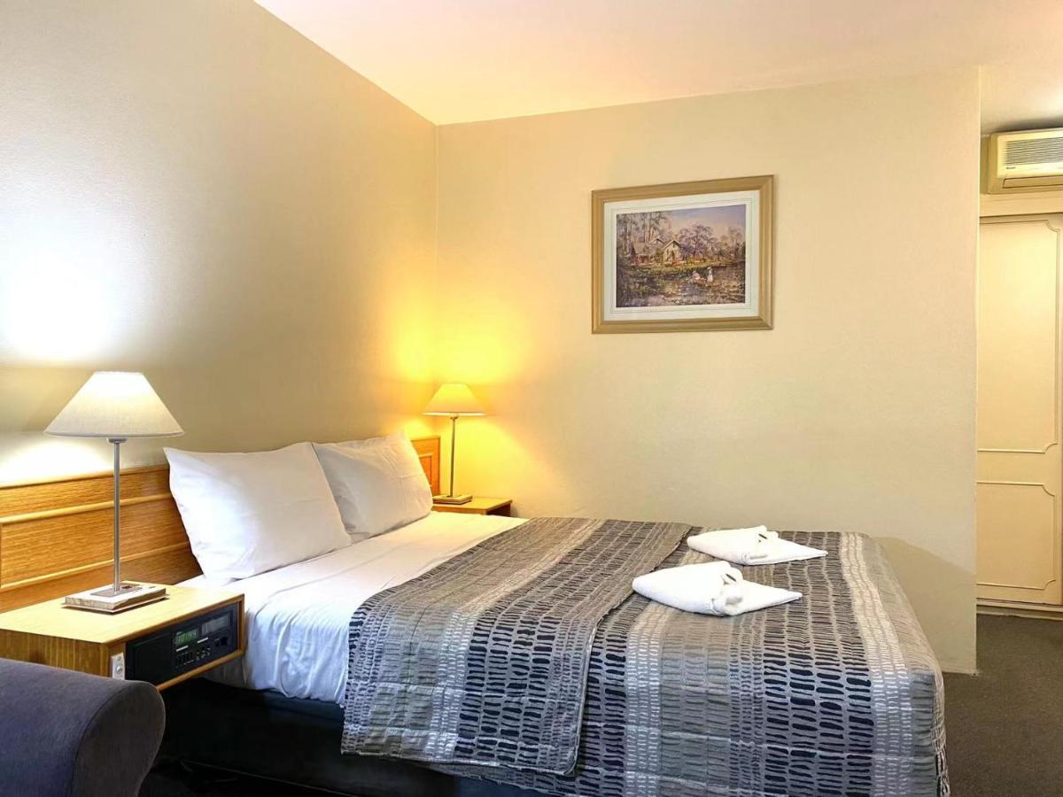 נאראנדרה Gateway Motor Inn מראה חיצוני תמונה