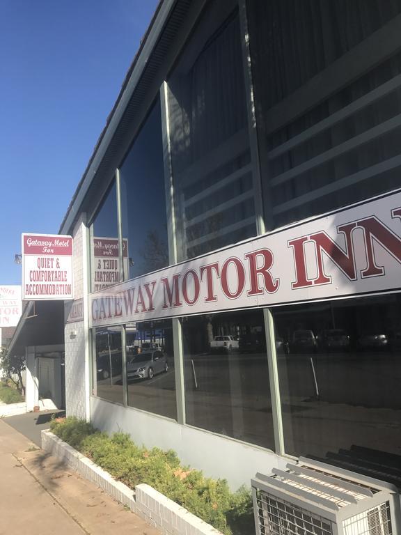 נאראנדרה Gateway Motor Inn מראה חיצוני תמונה